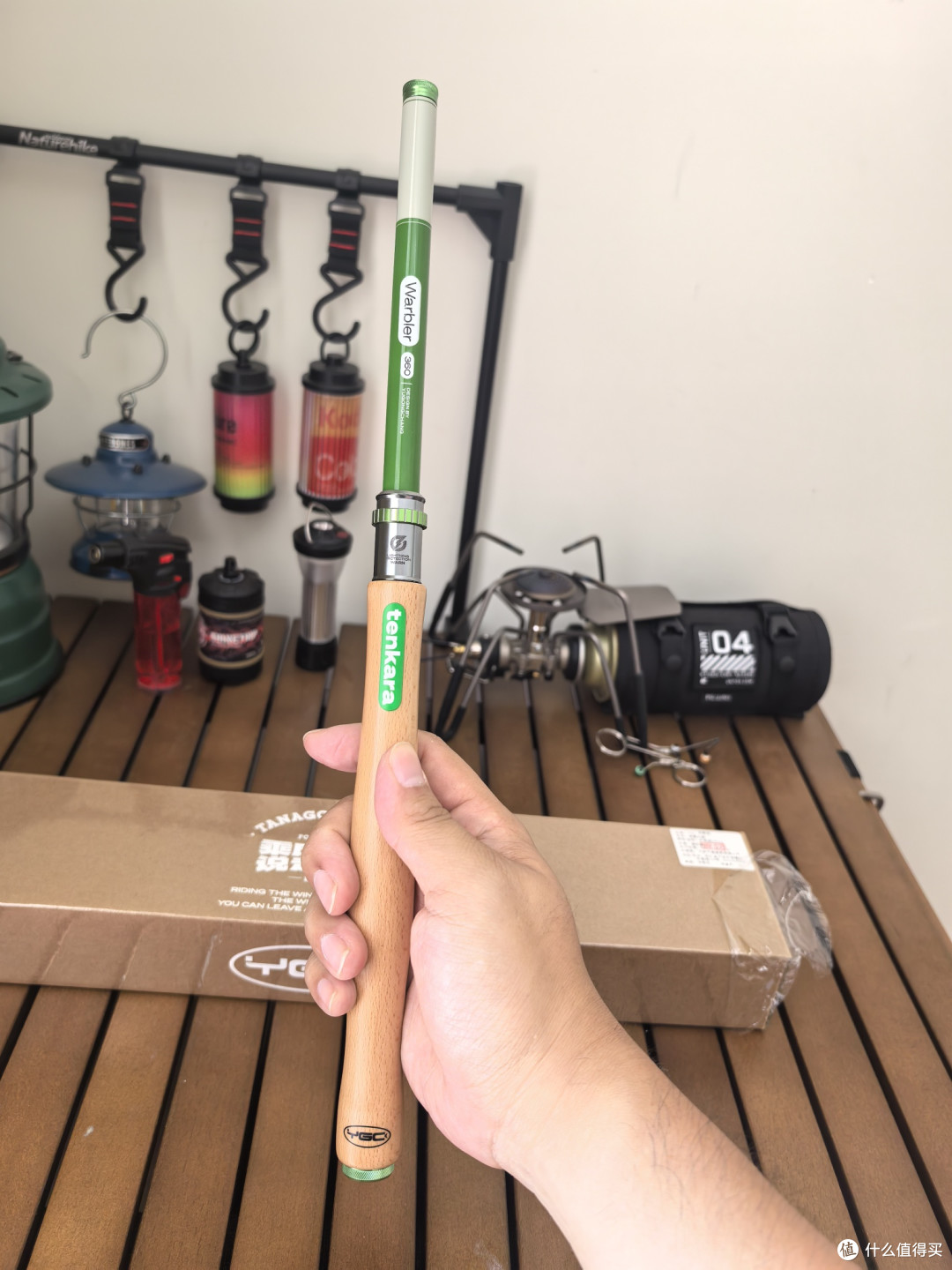 小物钓?老父亲沉迷其中,还带着女鹅一起玩…