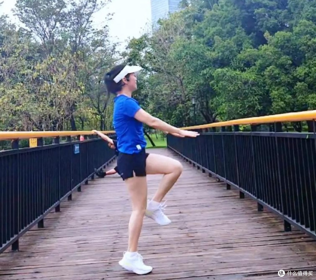 为奔跑奠基：论跑步前热身的重要性及正确方法