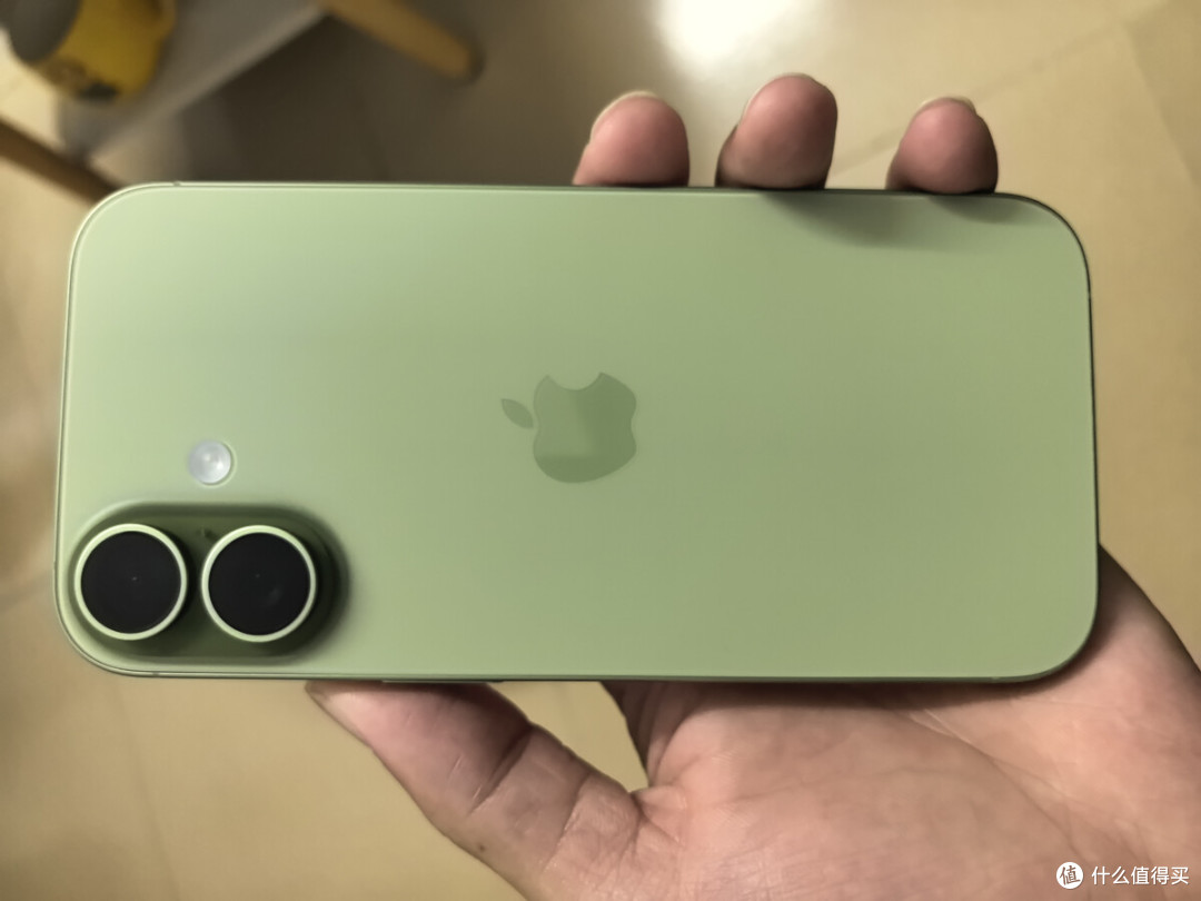 iPhone 17的吐舌头，到底是怎么回事呢？