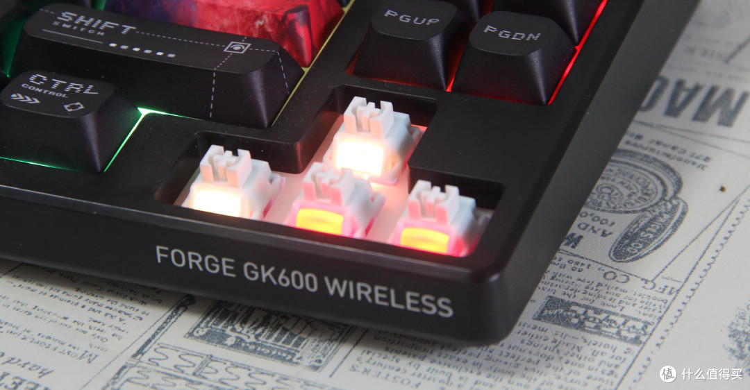 客制化元素拉满,微星GK600W Duke三模无线机械键盘简评