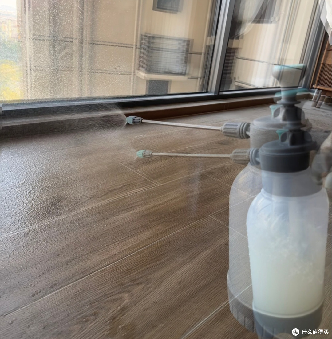 自制肥皂水清洁新房灰尘