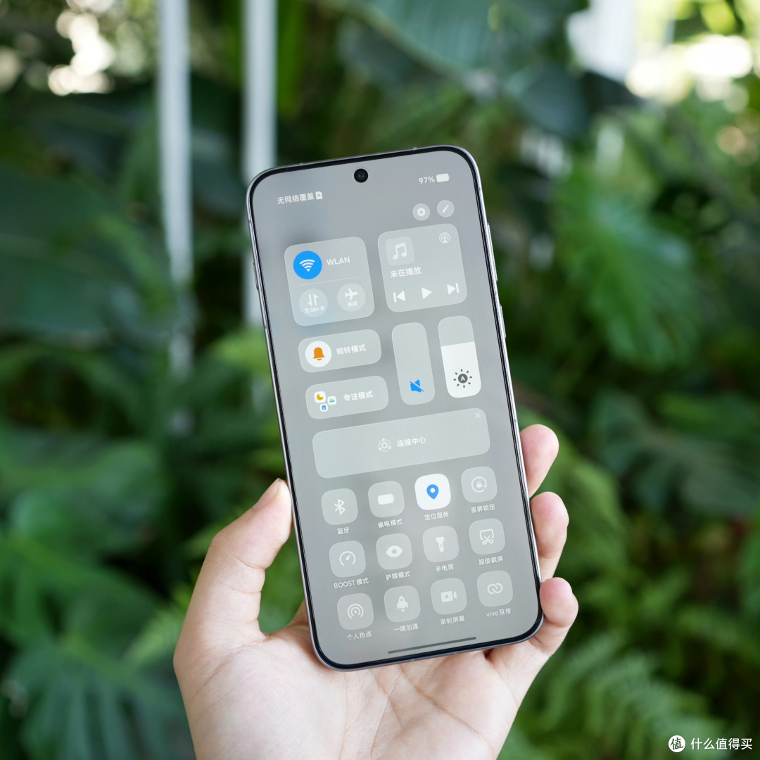 vivo新品X300 Pro真机图片公布，将于10月13日正式发布