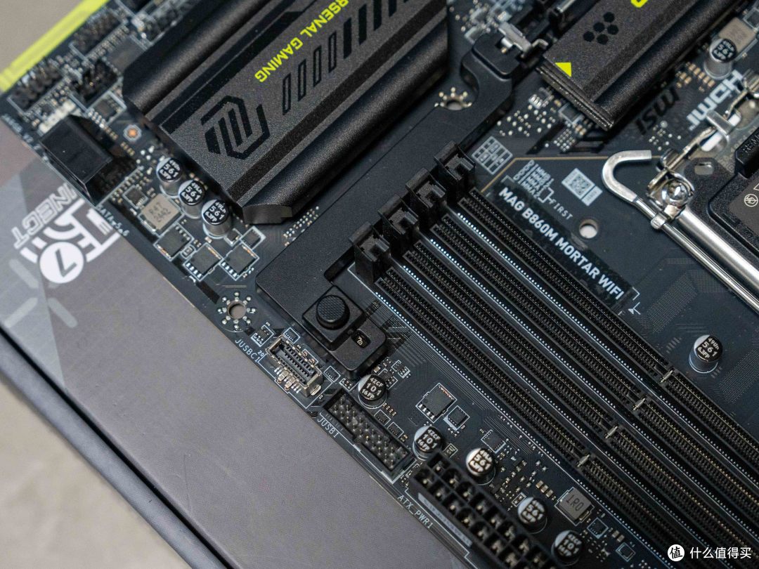 打造纯白性能堡垒!Ultra7 265K +B860M迫击炮,白色主题装机分享