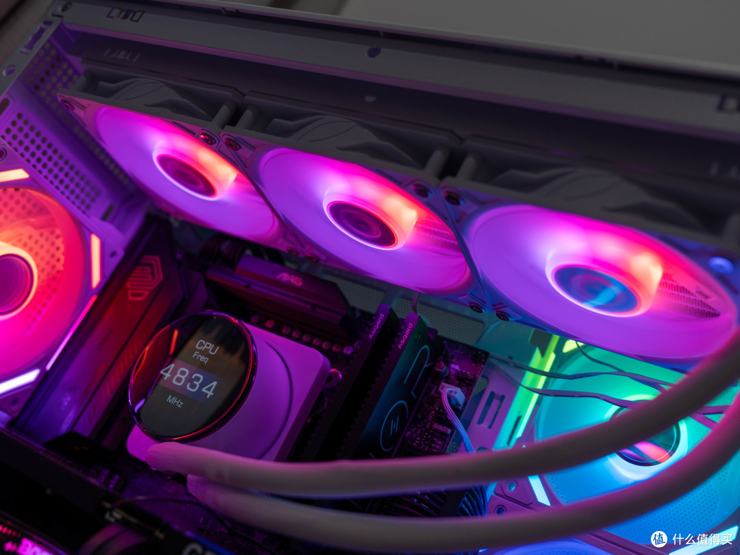 打造纯白性能堡垒!Ultra7 265K +B860M迫击炮,白色主题装机分享
