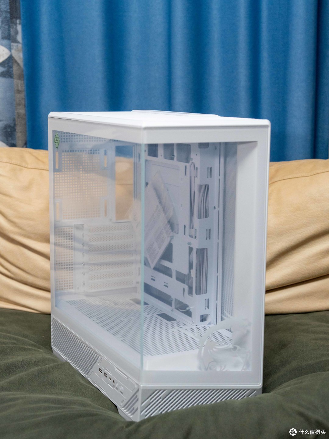 打造纯白性能堡垒!Ultra7 265K +B860M迫击炮,白色主题装机分享