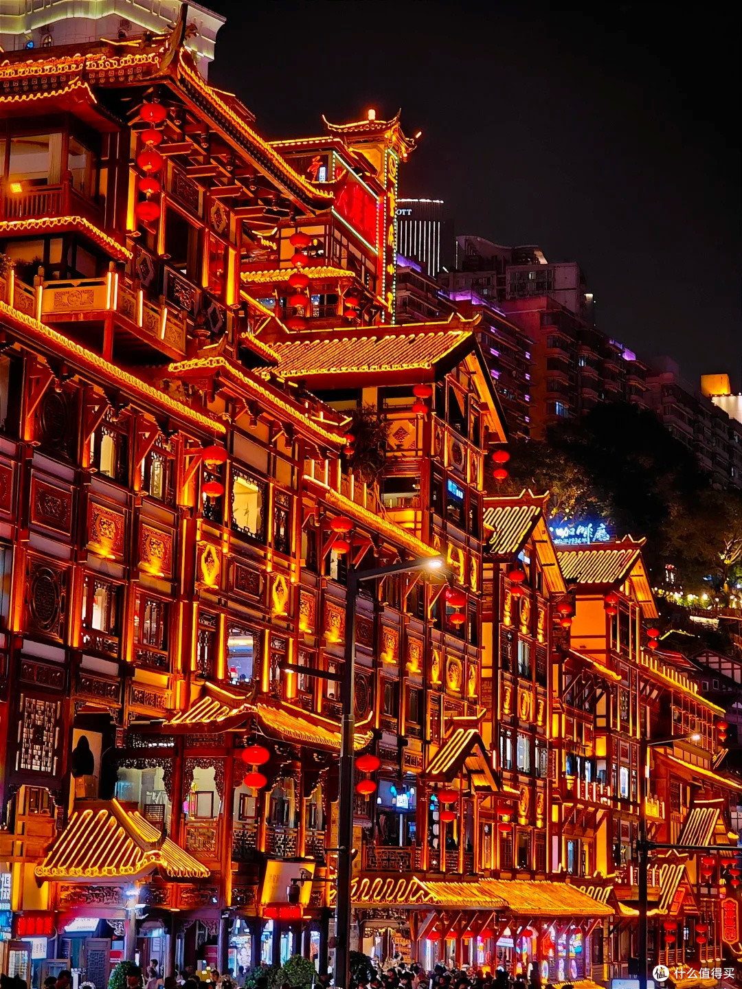 文旅消费月逛洪崖洞:夜景与省钱攻略双丰收