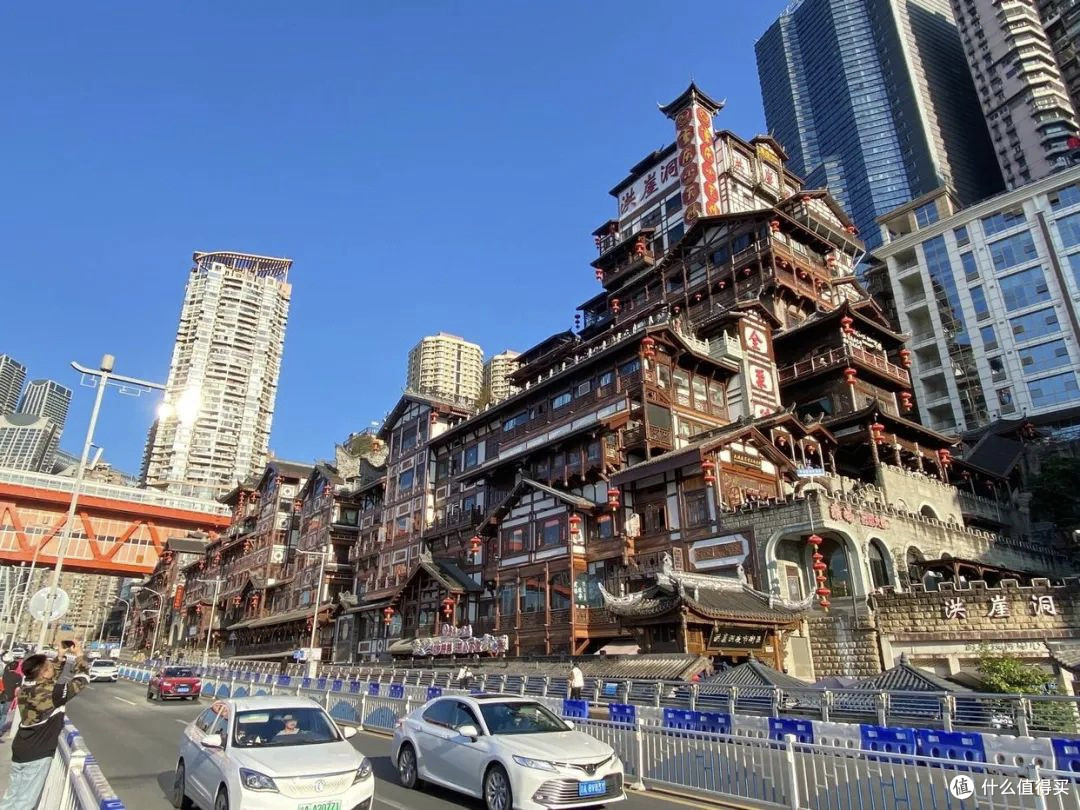 文旅消费月逛洪崖洞:夜景与省钱攻略双丰收
