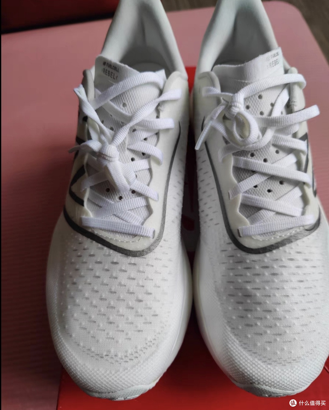 New Balance Rebel v3：情侣跑步新选择