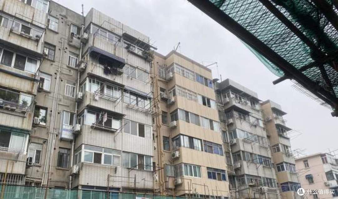 住建部出手了,房龄满25年的老旧小区,一律这么处理,大家注意!