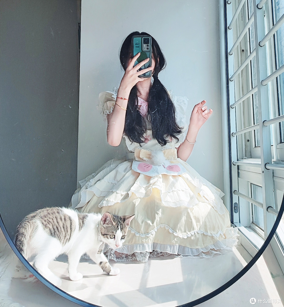 Lolita店铺市场分析:亚文化消费中的机遇与挑战