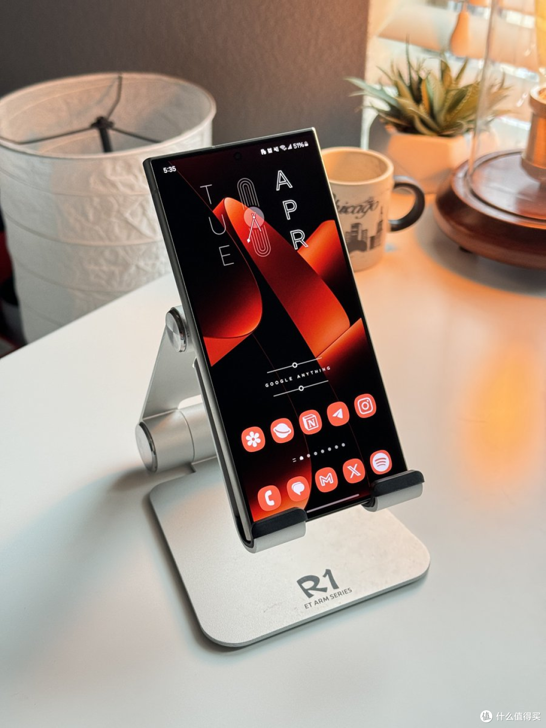 不买国产机，iPhone 17 Pro Max和三星Galaxy S25 Ultra怎么选？