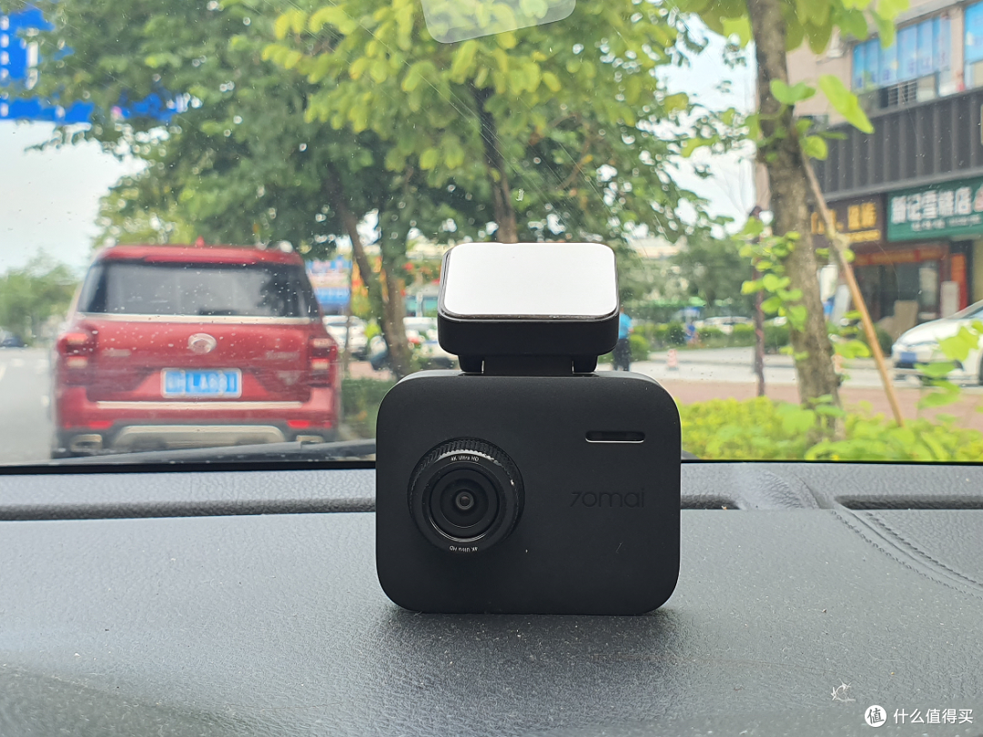 国庆自驾必备！70迈A400 Pro4K卡片机全新上市，行车记录清晰震撼