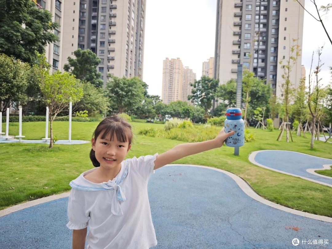 给孩子安全饮水新选择!宫菱儿童保温杯测评:欧盟认证安全0胶水