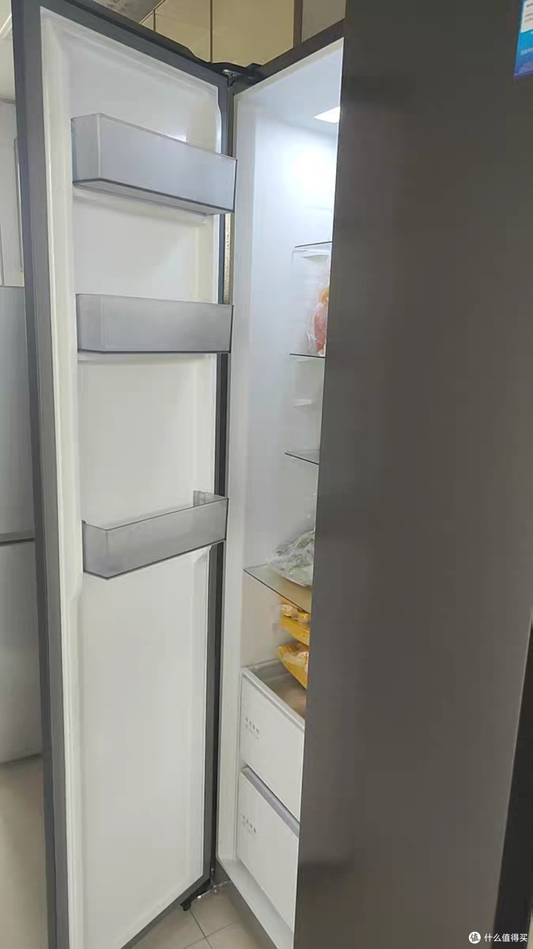 606对开双门冰箱超薄设计美的