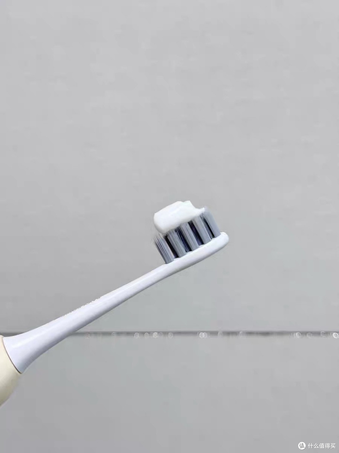 中华磁吸焕白牙膏改善牙齿健康