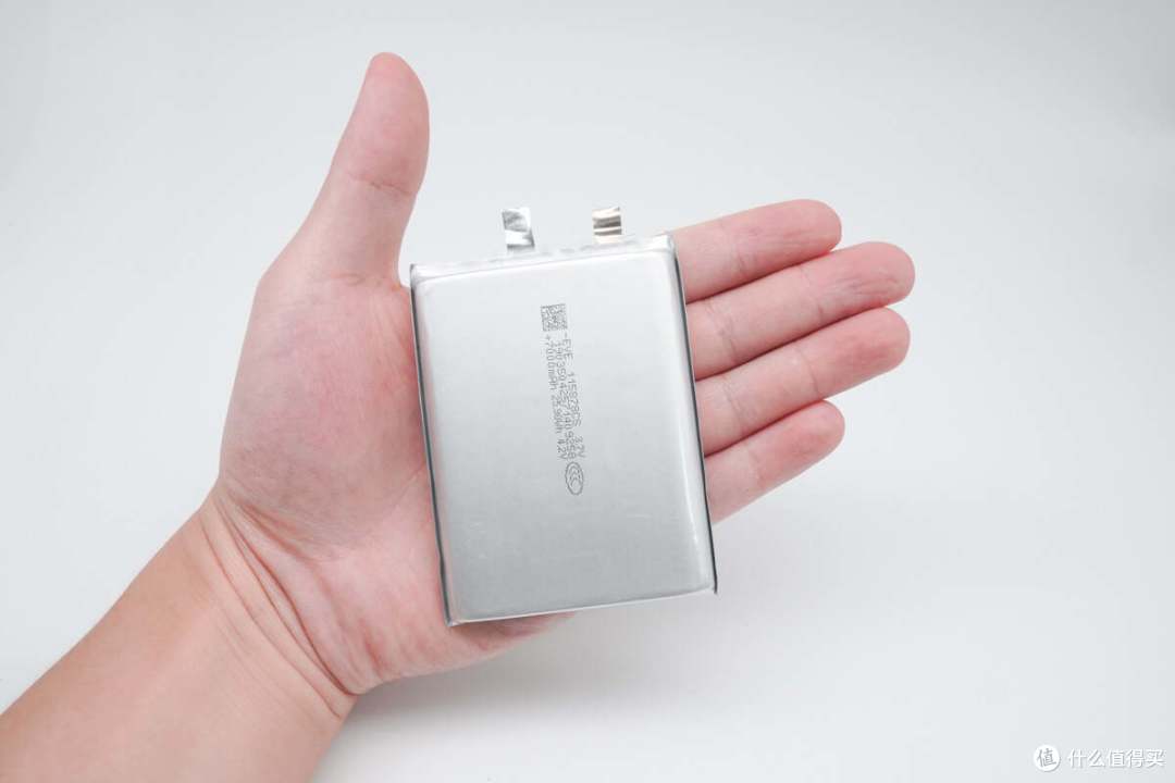 放电容量最高达7694mAh!亿纬锂能115878CS软包电芯评测