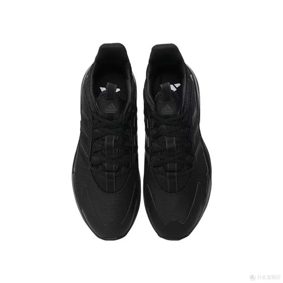 adidas ALPHAEDGE+：未来感与极简美学