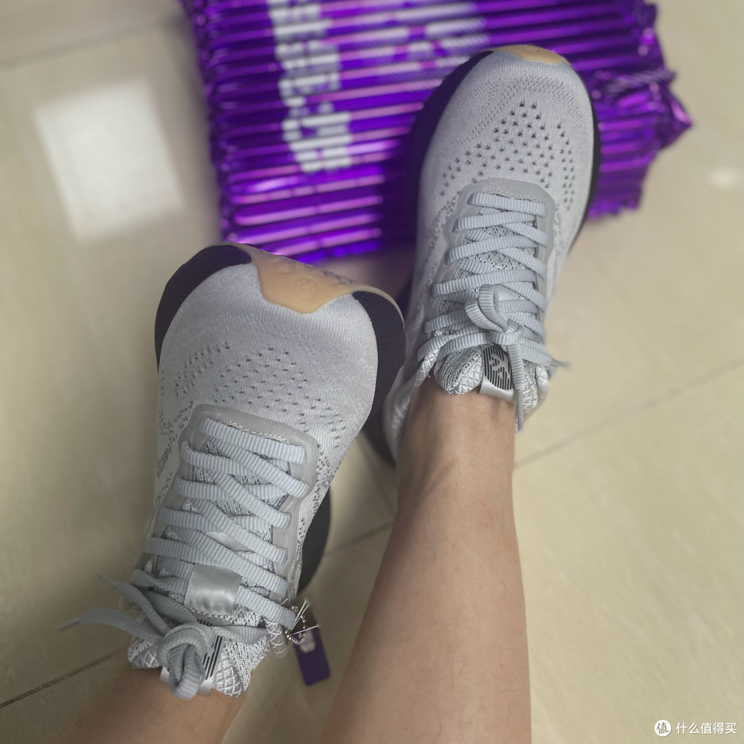 必迈远征者6.0灰色款开箱测评|轻弹缓震,低调好穿