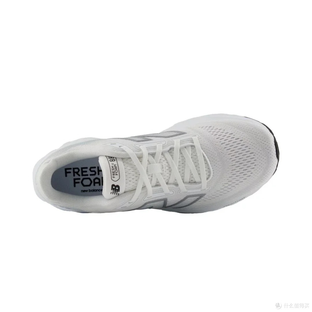 New Balance 880 v14:缓震与透气兼备