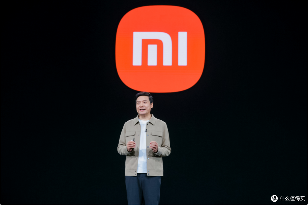雷军年度演讲，卢伟冰台下“看戏”！为什么要全程亲力亲为？