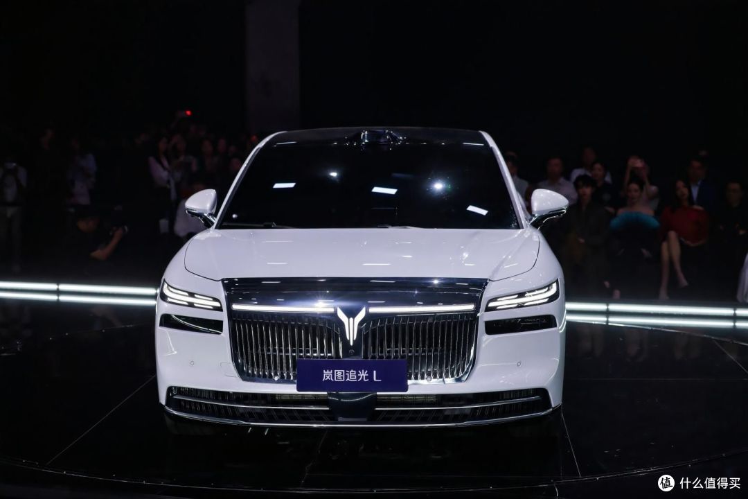 岚图汽车“时代风尚之夜”万象新生,岚图追光L正式开启预订