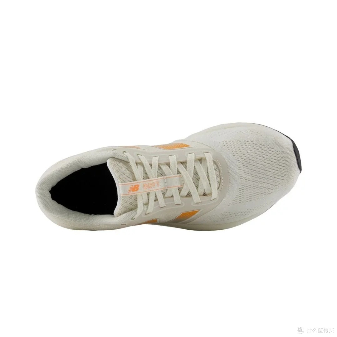 New Balance DRFT v3:轻量回弹入门跑鞋