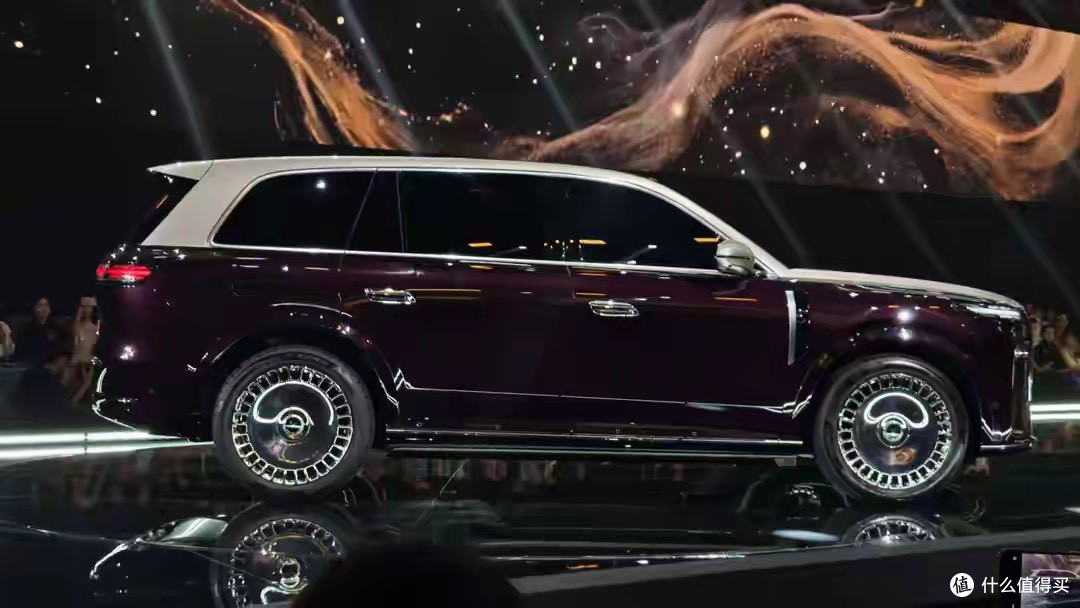 车长超 5.2 米！岚图旗舰 SUV「泰山」亮相，高管：我们就是冲着 BBA 来的