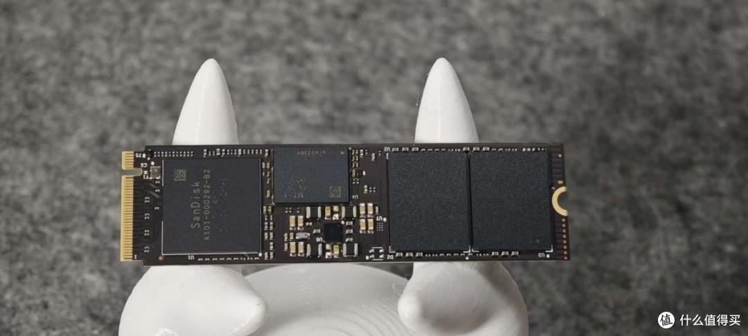 7300MB/s读取速度?旗舰PCIE固态推荐【闪迪WD_BLACK SN850X】
