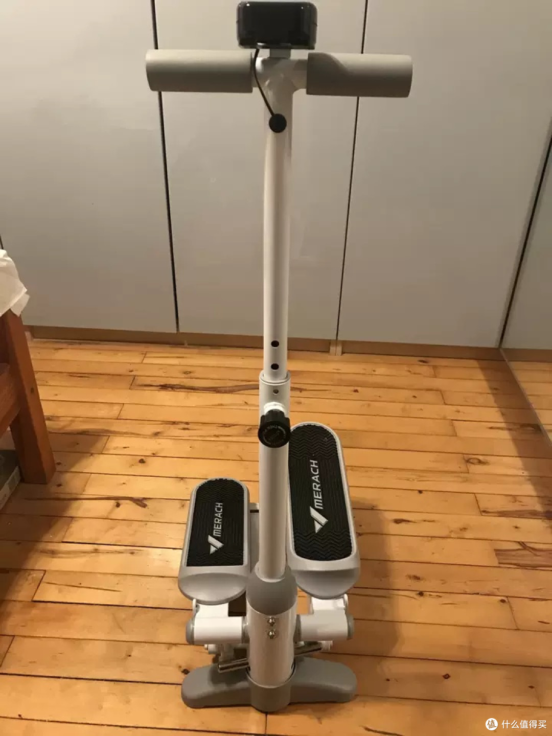 小巧静音踏步机,适合居家健身