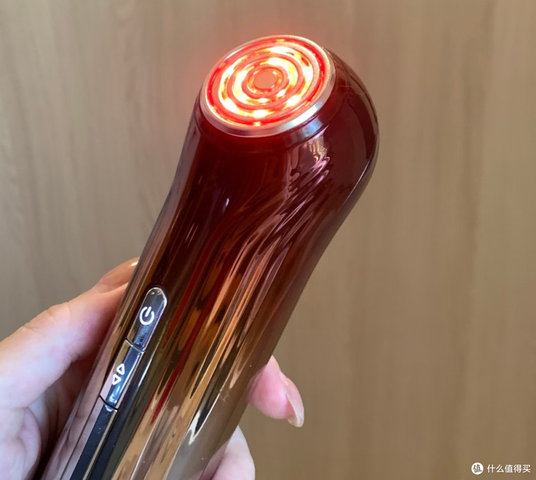 雅萌美容仪:坚持使用有效果