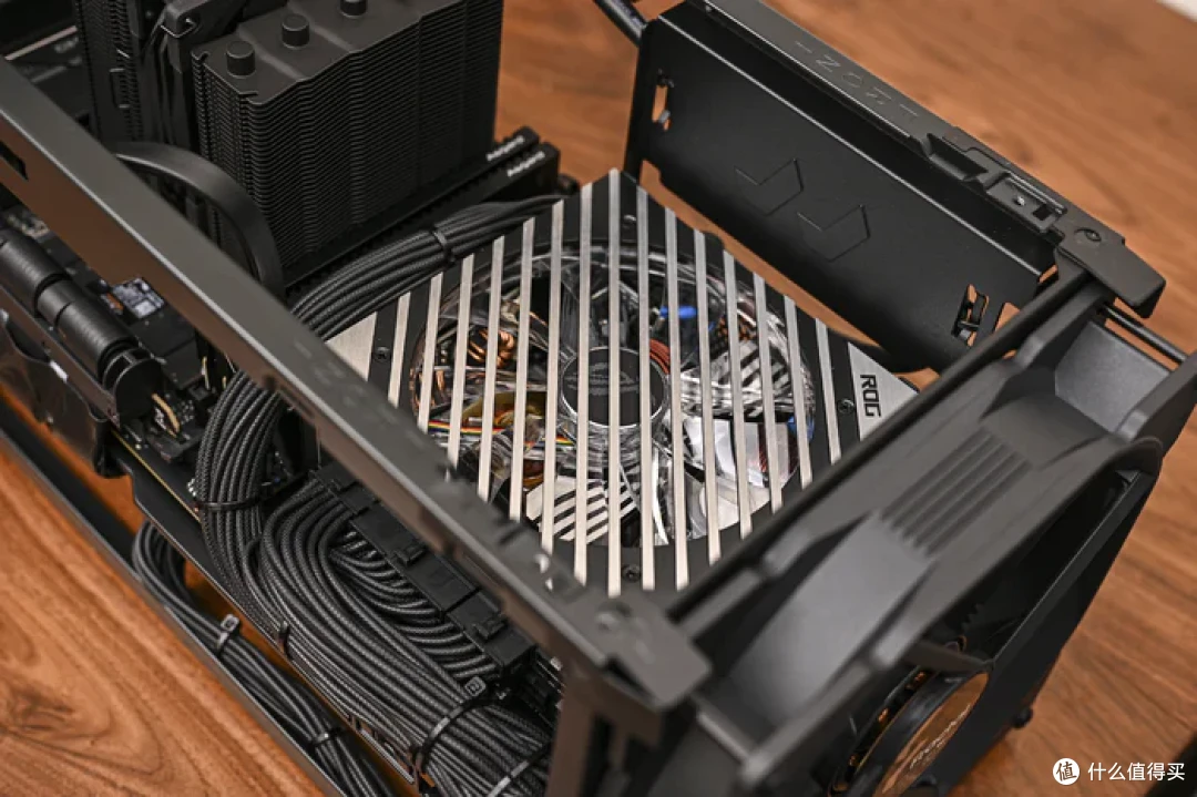 立式居家风ITX——Intel酷睿225F+铭瑄H810+分形工艺Mood装机展示