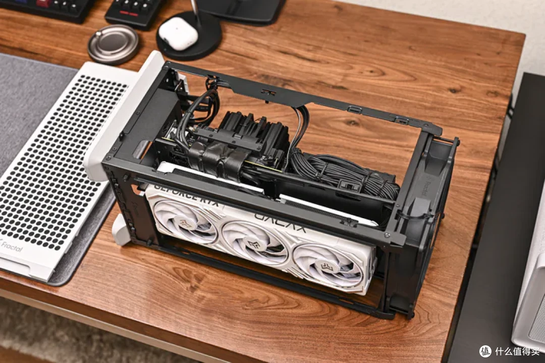 立式居家风ITX——Intel酷睿225F+铭瑄H810+分形工艺Mood装机展示
