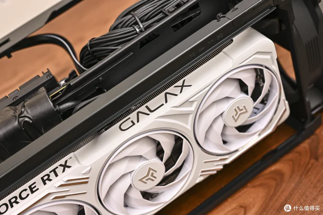 立式居家风ITX——Intel酷睿225F+铭瑄H810+分形工艺Mood装机展示