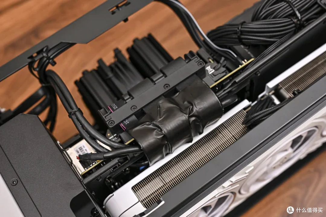 立式居家风ITX——Intel酷睿225F+铭瑄H810+分形工艺Mood装机展示
