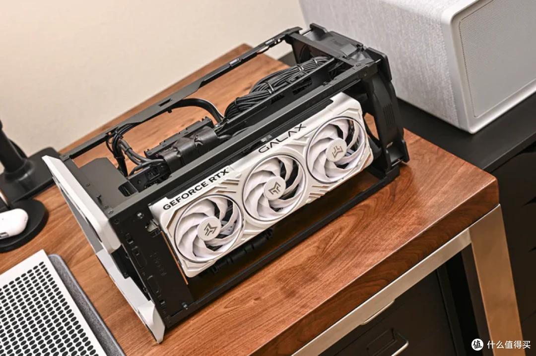 立式居家风ITX——Intel酷睿225F+铭瑄H810+分形工艺Mood装机展示