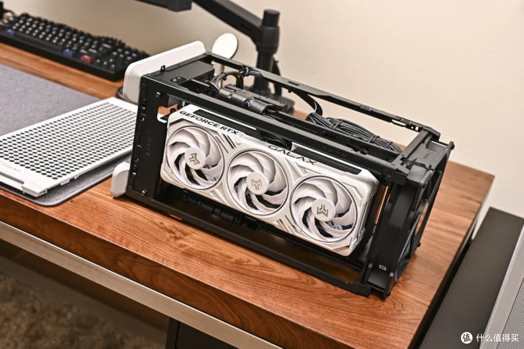 立式居家风ITX——Intel酷睿225F+铭瑄H810+分形工艺Mood装机展示