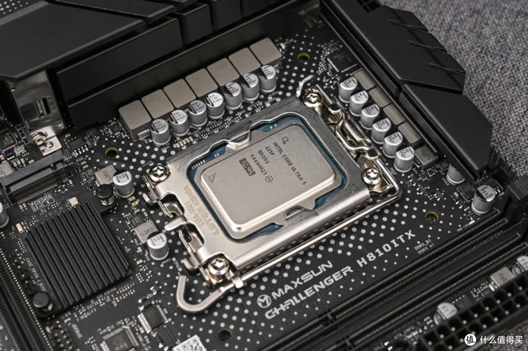 立式居家风ITX——Intel酷睿225F+铭瑄H810+分形工艺Mood装机展示