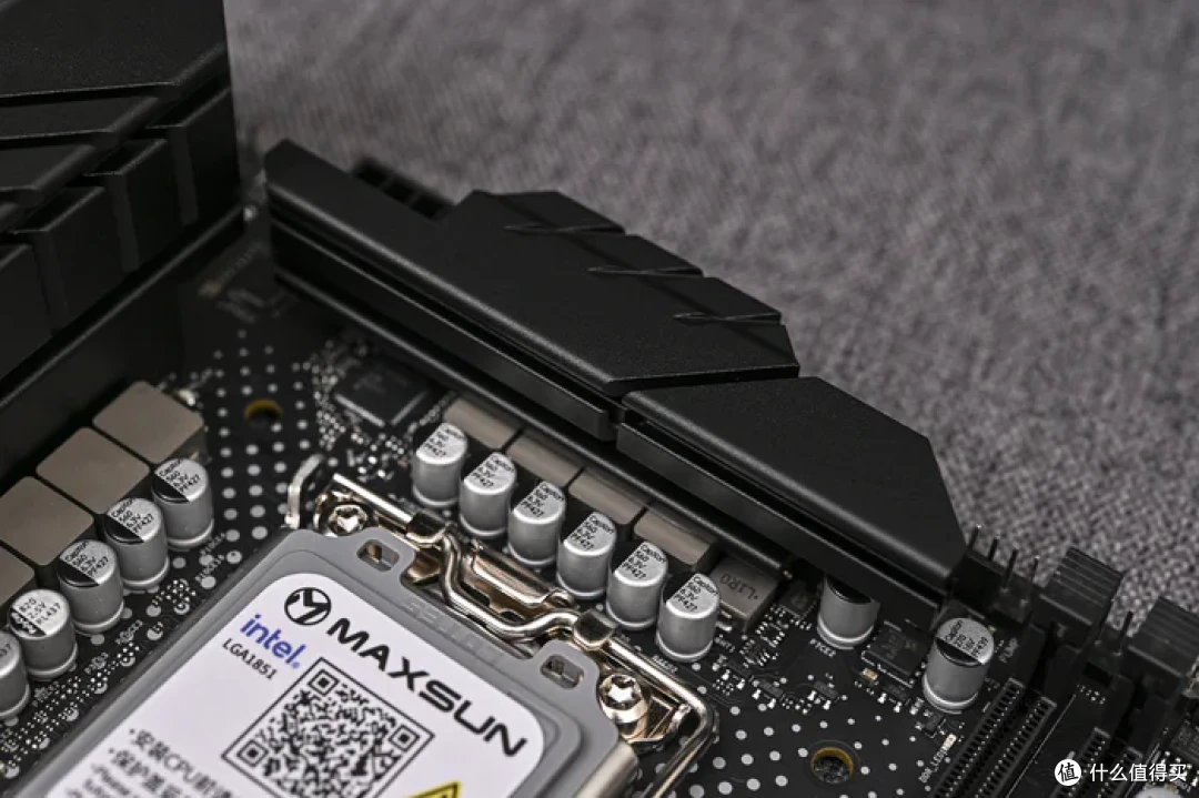 立式居家风ITX——Intel酷睿225F+铭瑄H810+分形工艺Mood装机展示