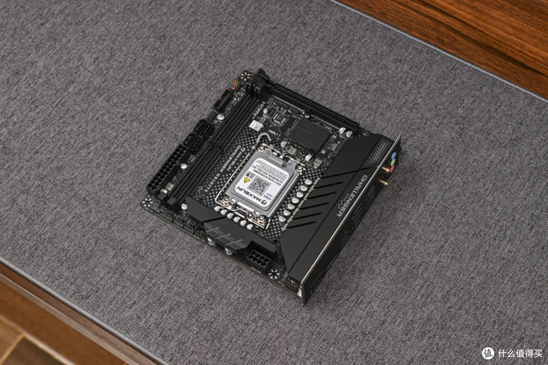 立式居家风ITX——Intel酷睿225F+铭瑄H810+分形工艺Mood装机展示