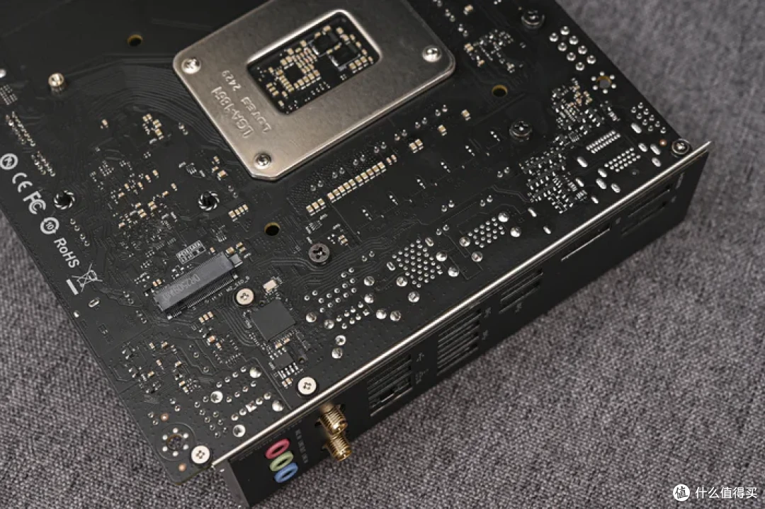 立式居家风ITX——Intel酷睿225F+铭瑄H810+分形工艺Mood装机展示
