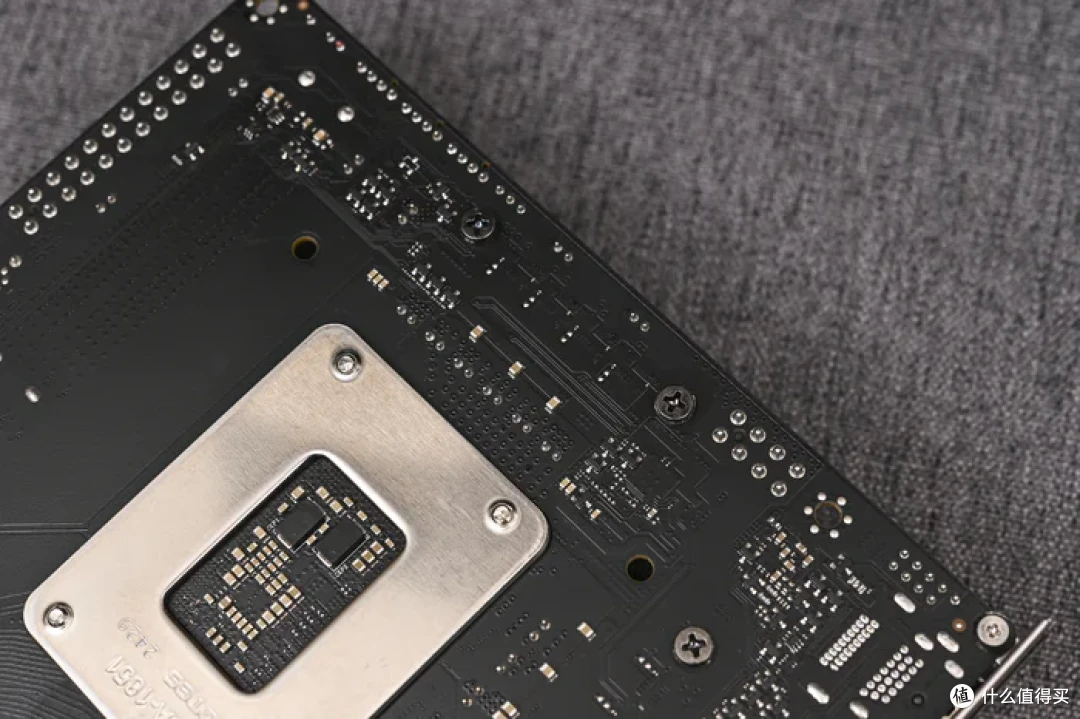 立式居家风ITX——Intel酷睿225F+铭瑄H810+分形工艺Mood装机展示