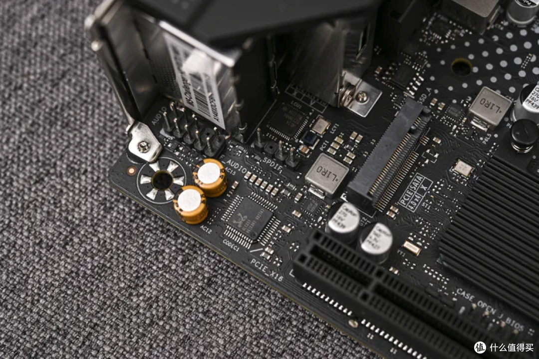 立式居家风ITX——Intel酷睿225F+铭瑄H810+分形工艺Mood装机展示