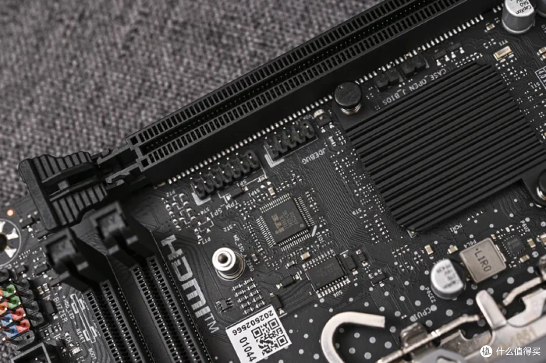 立式居家风ITX——Intel酷睿225F+铭瑄H810+分形工艺Mood装机展示