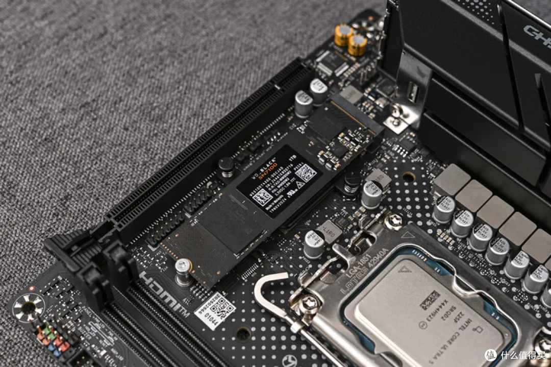 立式居家风ITX——Intel酷睿225F+铭瑄H810+分形工艺Mood装机展示