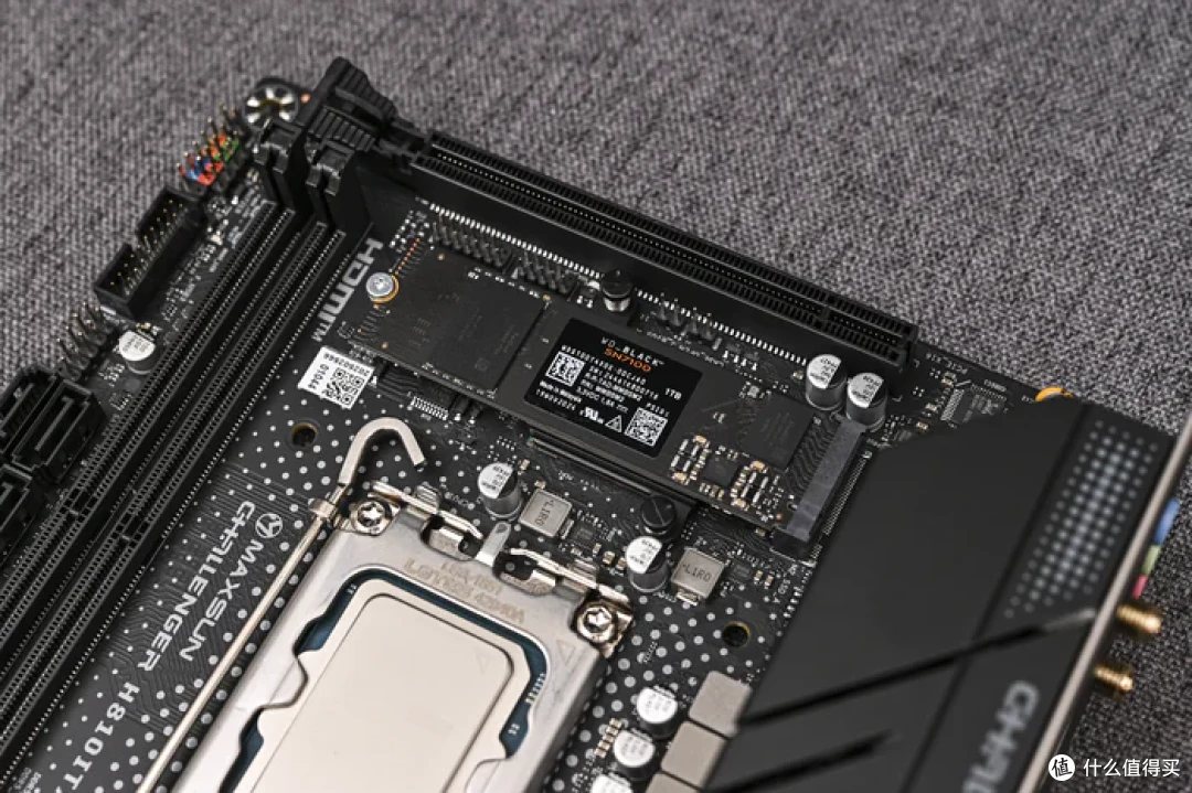 立式居家风ITX——Intel酷睿225F+铭瑄H810+分形工艺Mood装机展示