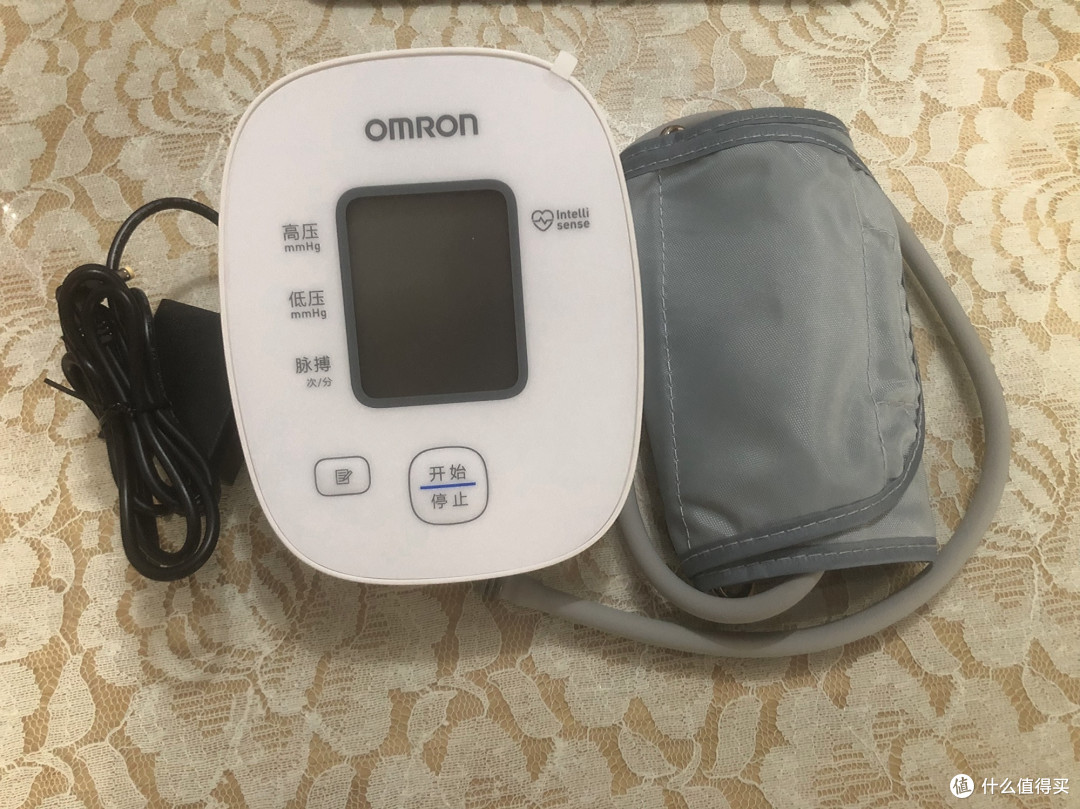 双十一健康囤货实测!欧姆龙U101血压计:家用医用级的精准安心
