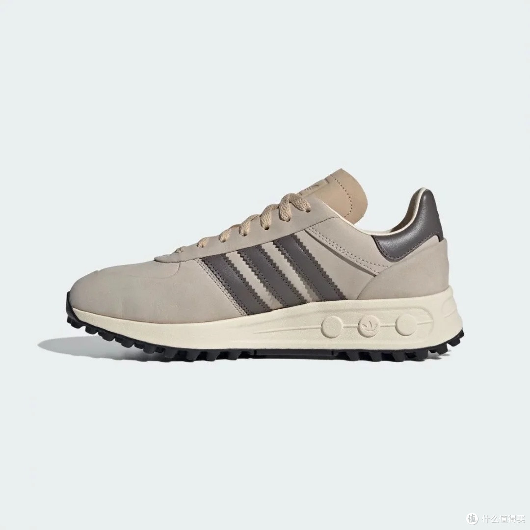 阿迪达斯LA TRAINER:经典复古设计