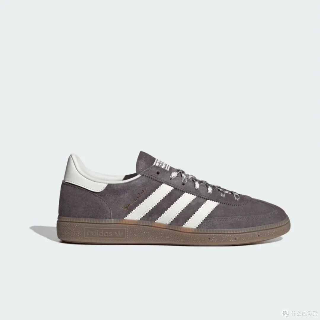 阿迪达斯HANDBALL SPEZIAL:复古与实用
