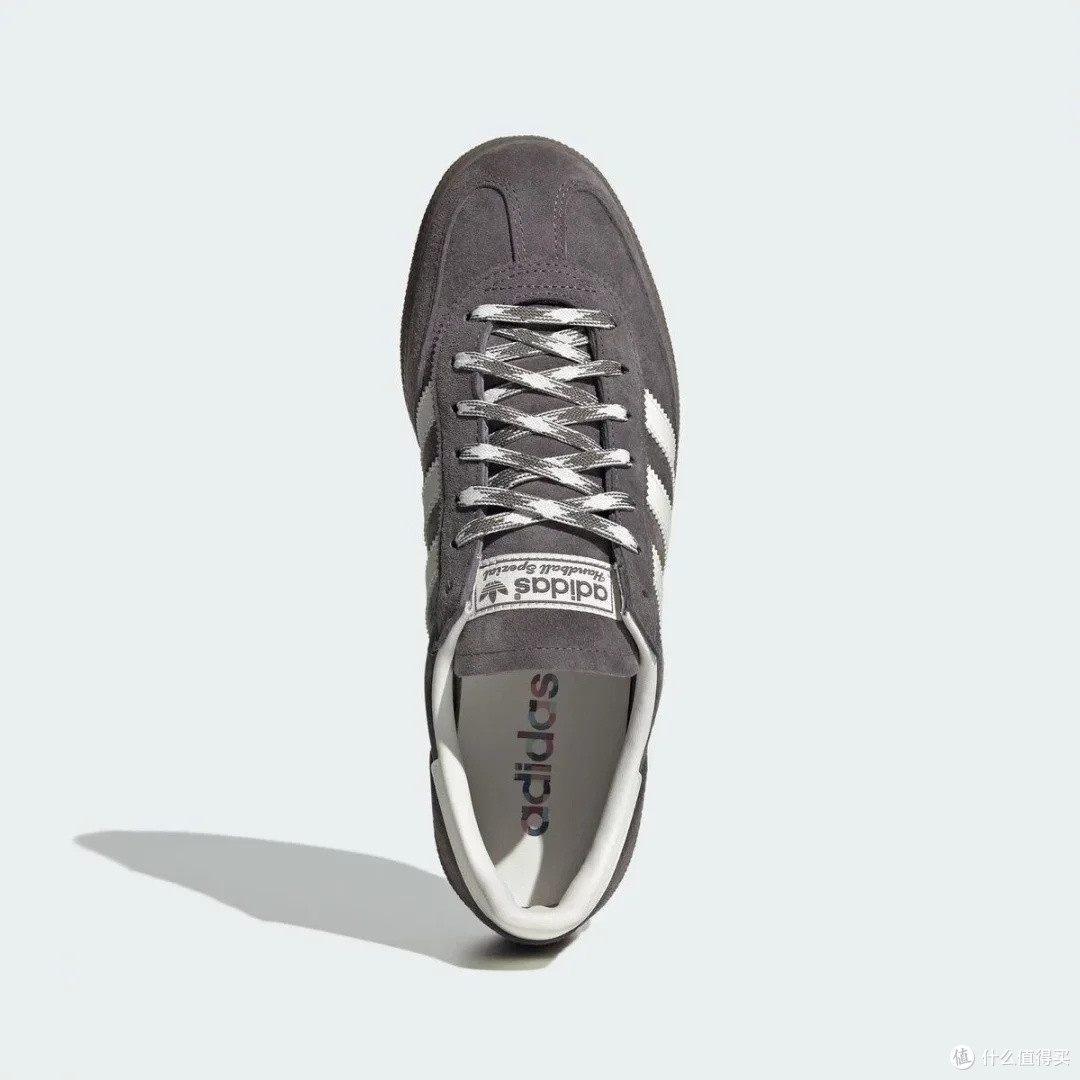 阿迪达斯HANDBALL SPEZIAL:复古与实用