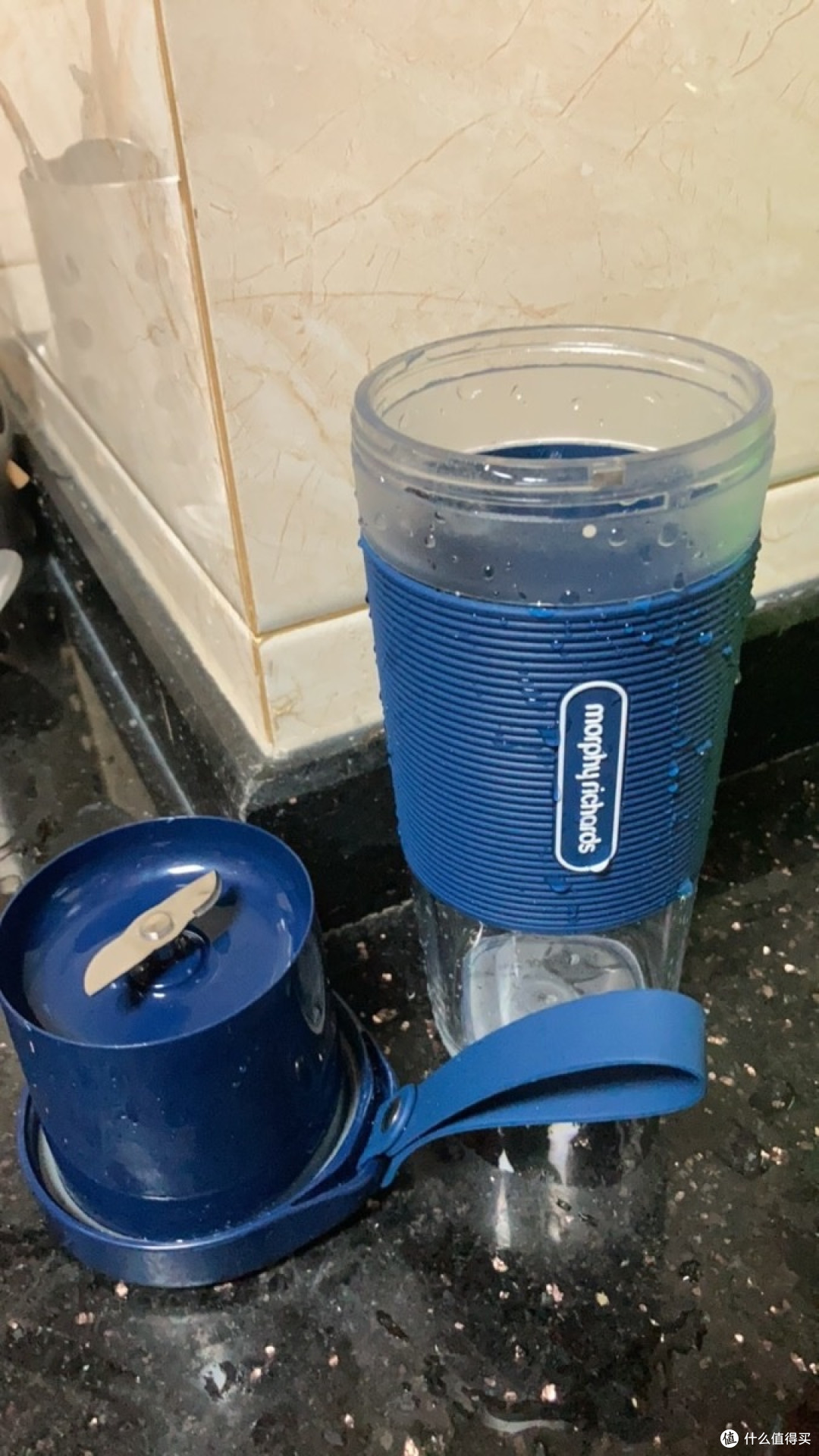 摩飞便携电热杯:旅途中的“移动小暖炉”